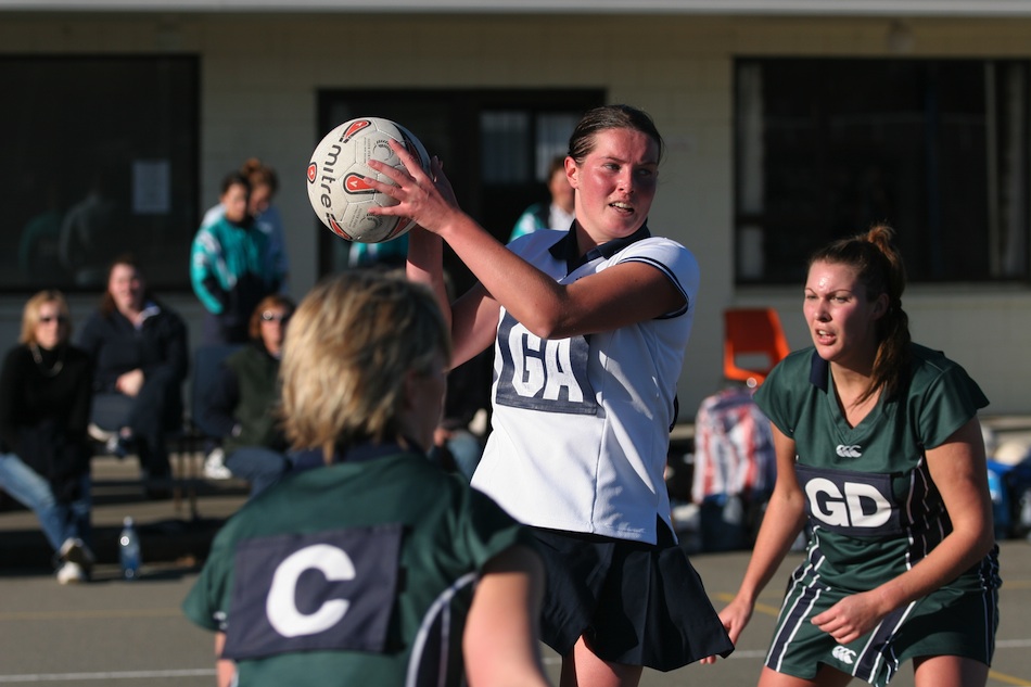 /index.php?option=com_content&view=article&id=286:netball&catid=160:slideshow